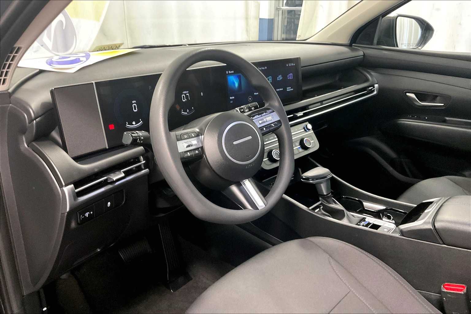 2025 Hyundai Tucson SE - Photo 8
