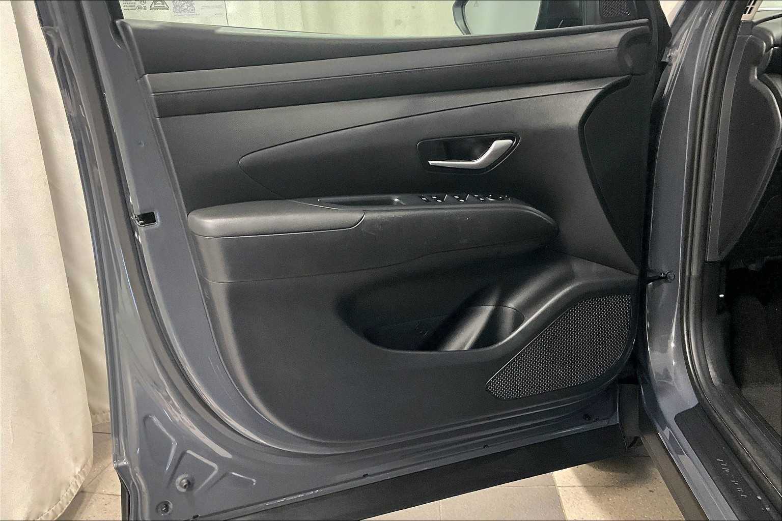 2025 Hyundai Tucson SE - Photo 9