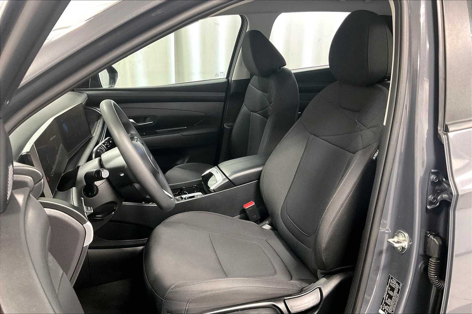 2025 Hyundai Tucson SE - Photo 10