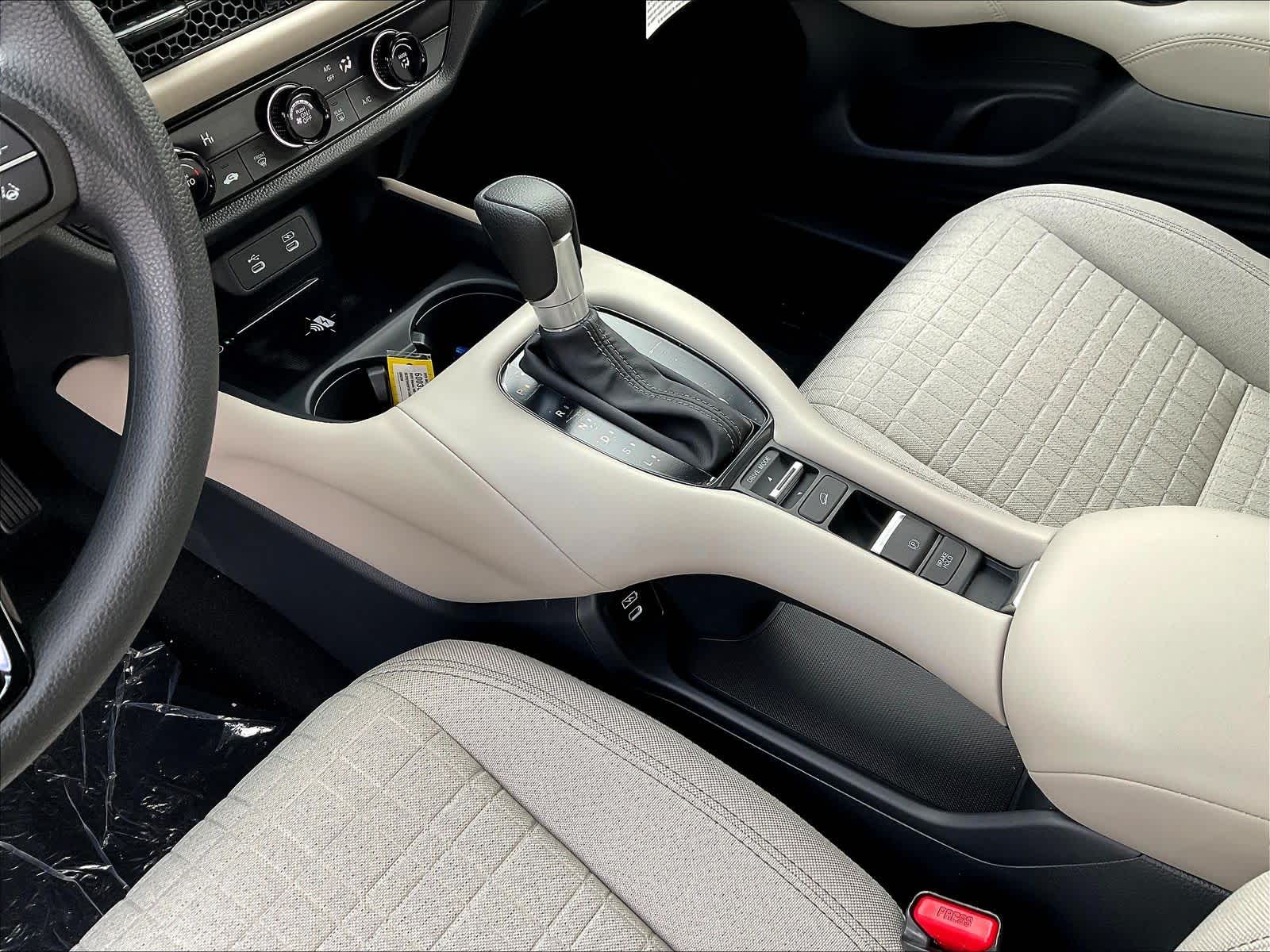 2026 Honda HR-V LX - Photo 14