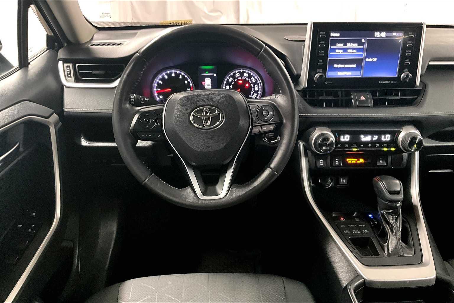 2019 Toyota RAV4 XLE - Photo 17