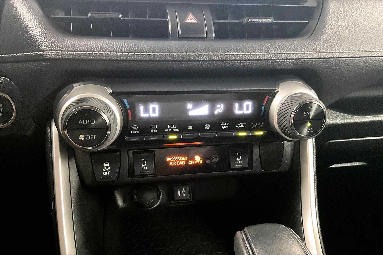 2019 Toyota RAV4 XLE - Photo 26