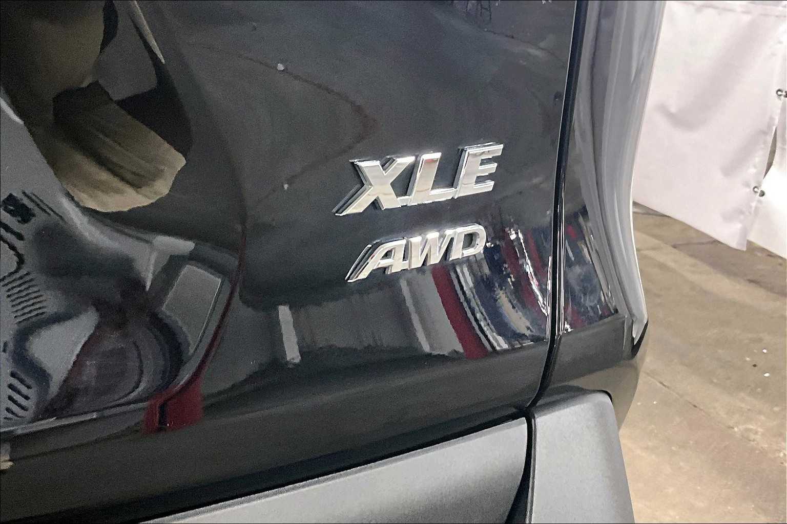 2019 Toyota RAV4 XLE - Photo 29