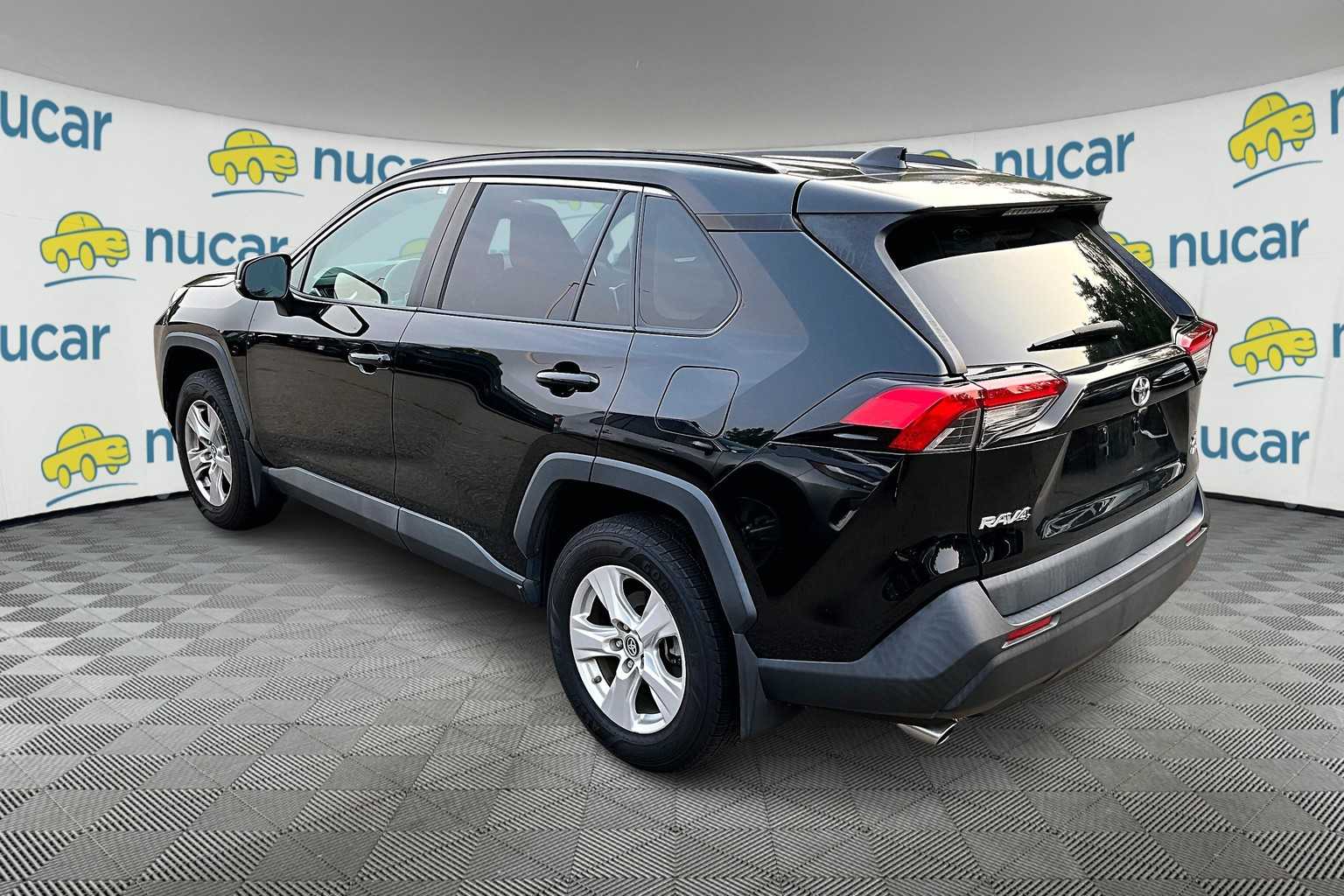 2019 Toyota RAV4 XLE - Photo 3