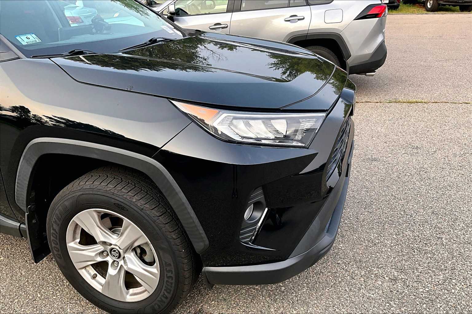 2019 Toyota RAV4 XLE - Photo 5