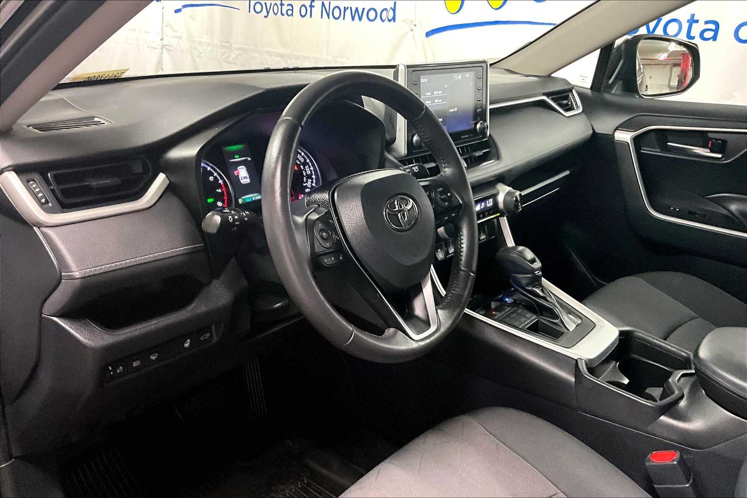 2019 Toyota RAV4 XLE - Photo 8