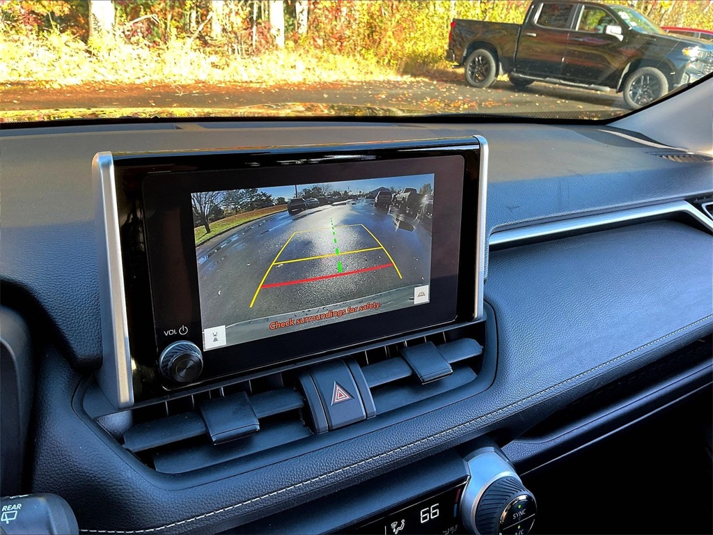 2023 Toyota RAV4 XLE - Photo 16