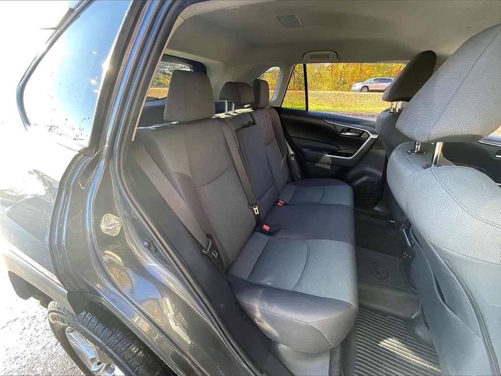 2023 Toyota RAV4 XLE - Photo 19