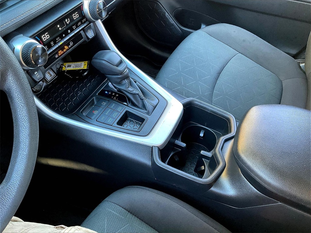 2023 Toyota RAV4 XLE - Photo 20