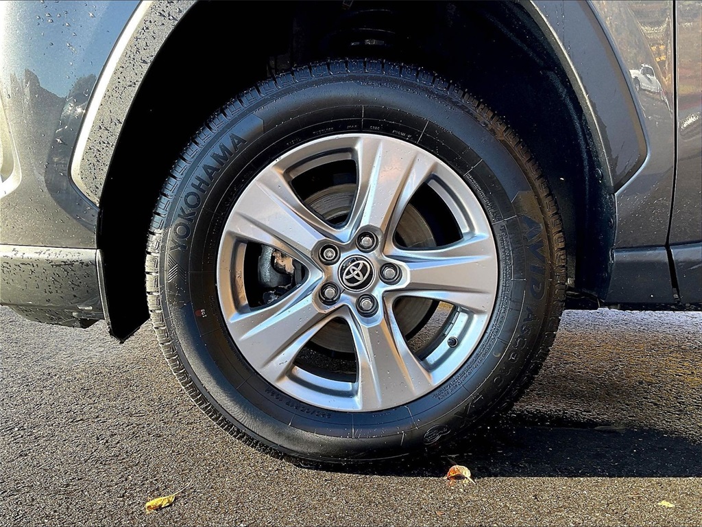 2023 Toyota RAV4 XLE - Photo 22