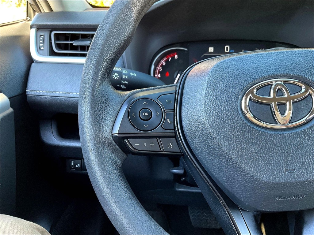 2023 Toyota RAV4 XLE - Photo 23