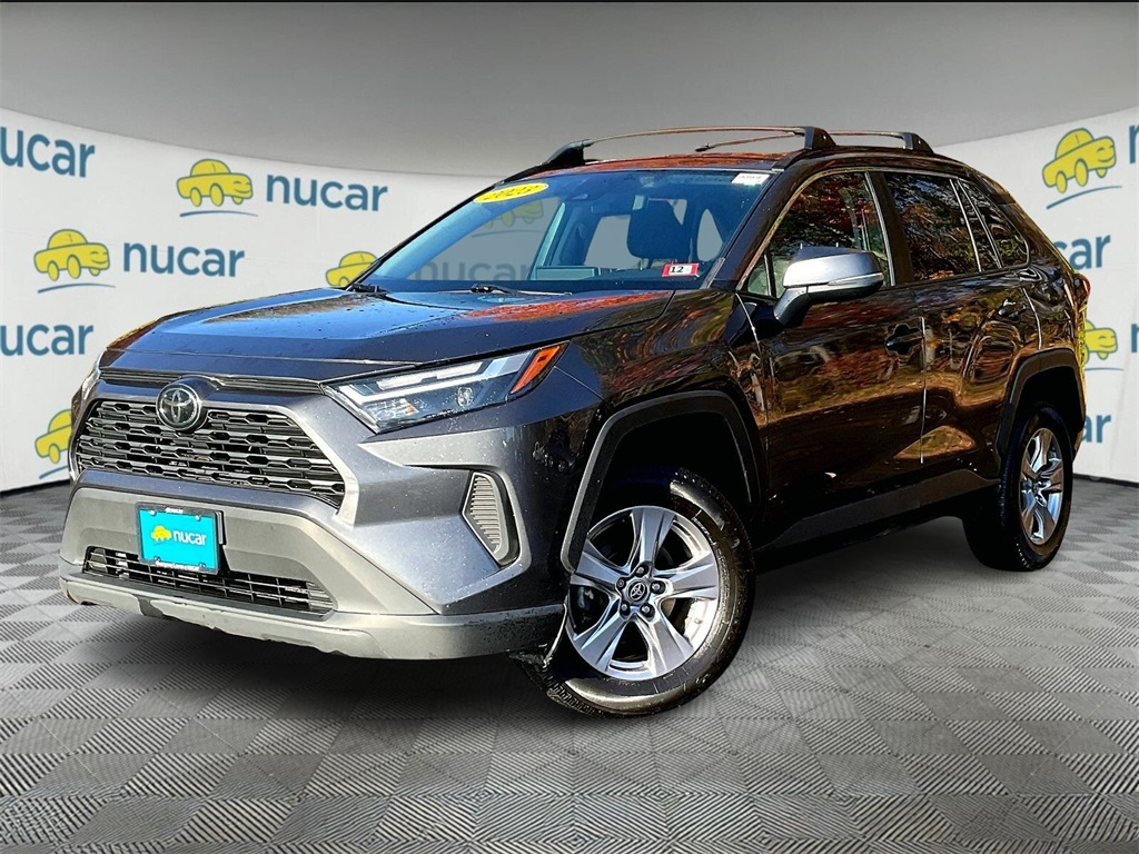2023 Toyota RAV4 XLE - Photo 3