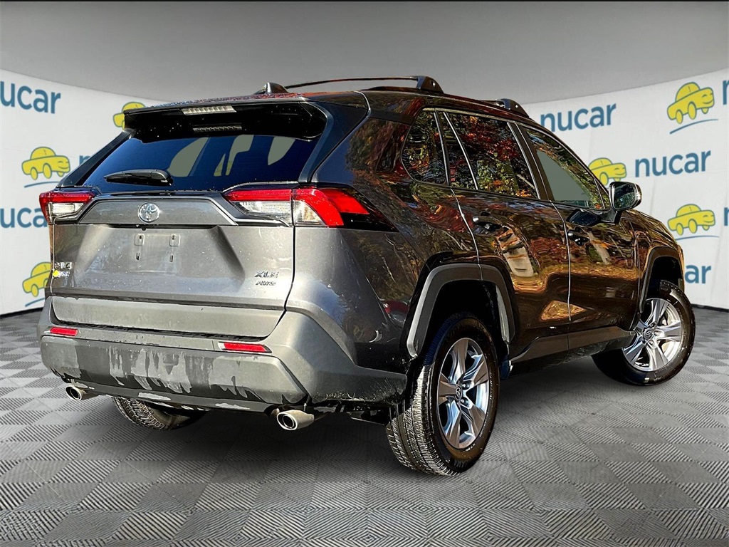 2023 Toyota RAV4 XLE - Photo 6