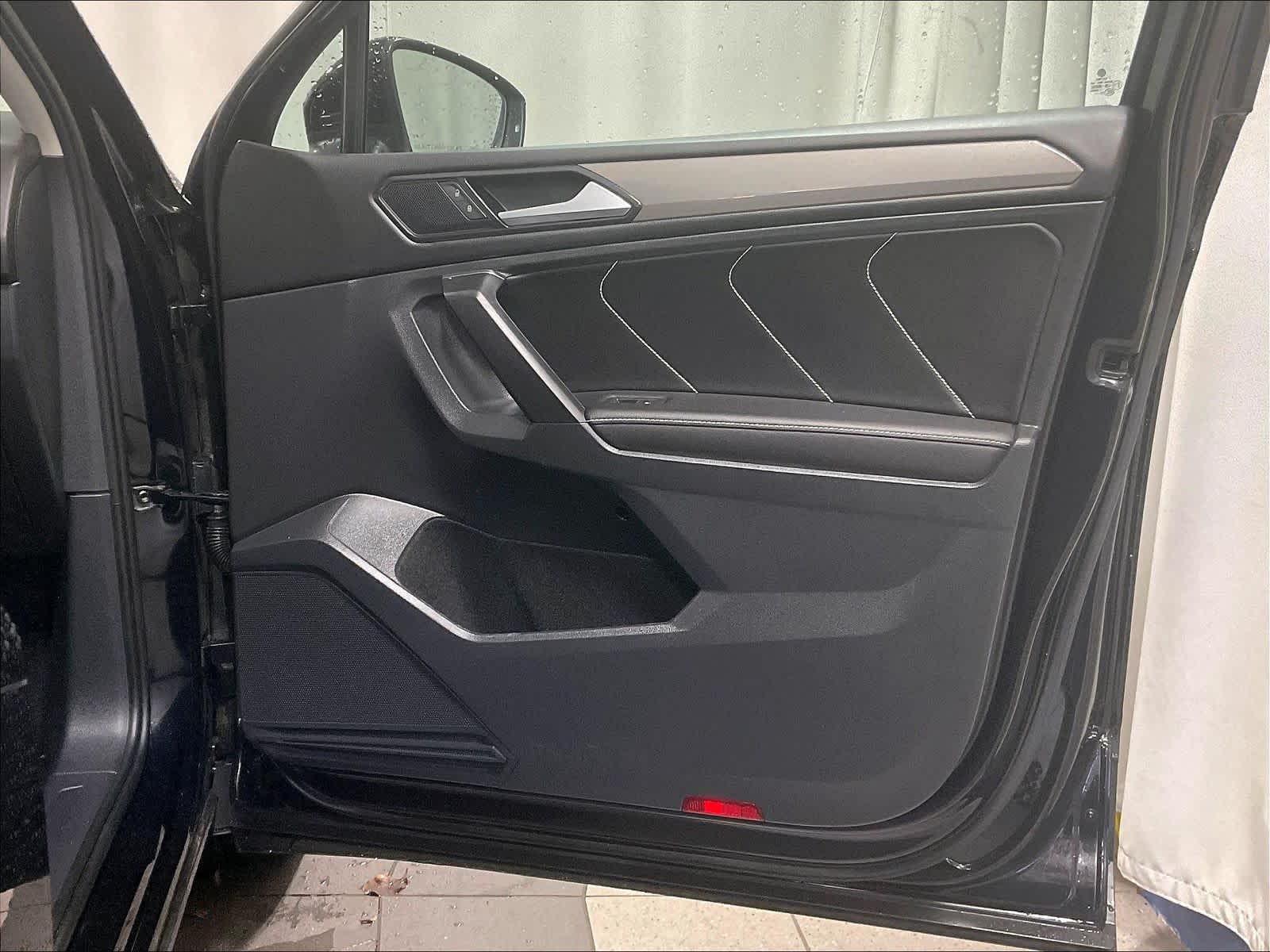 2022 Volkswagen Tiguan SE - Photo 11