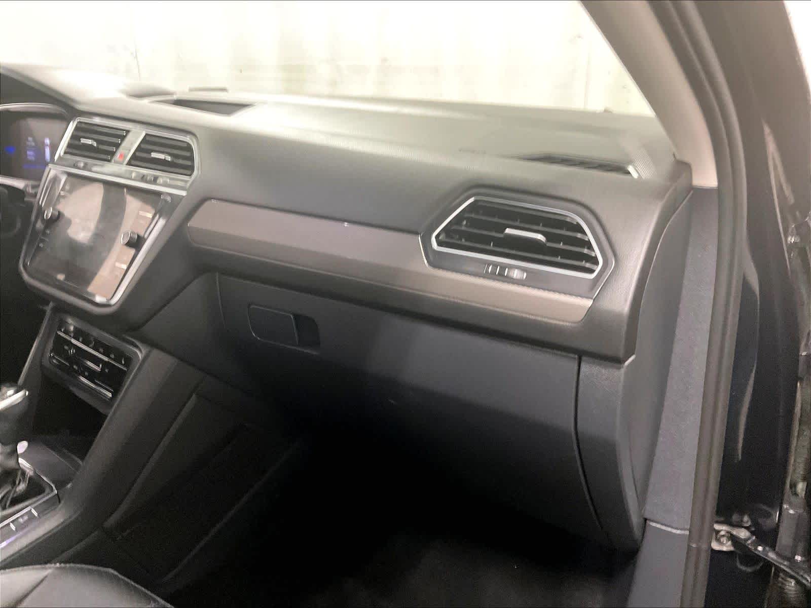 2022 Volkswagen Tiguan SE - Photo 12