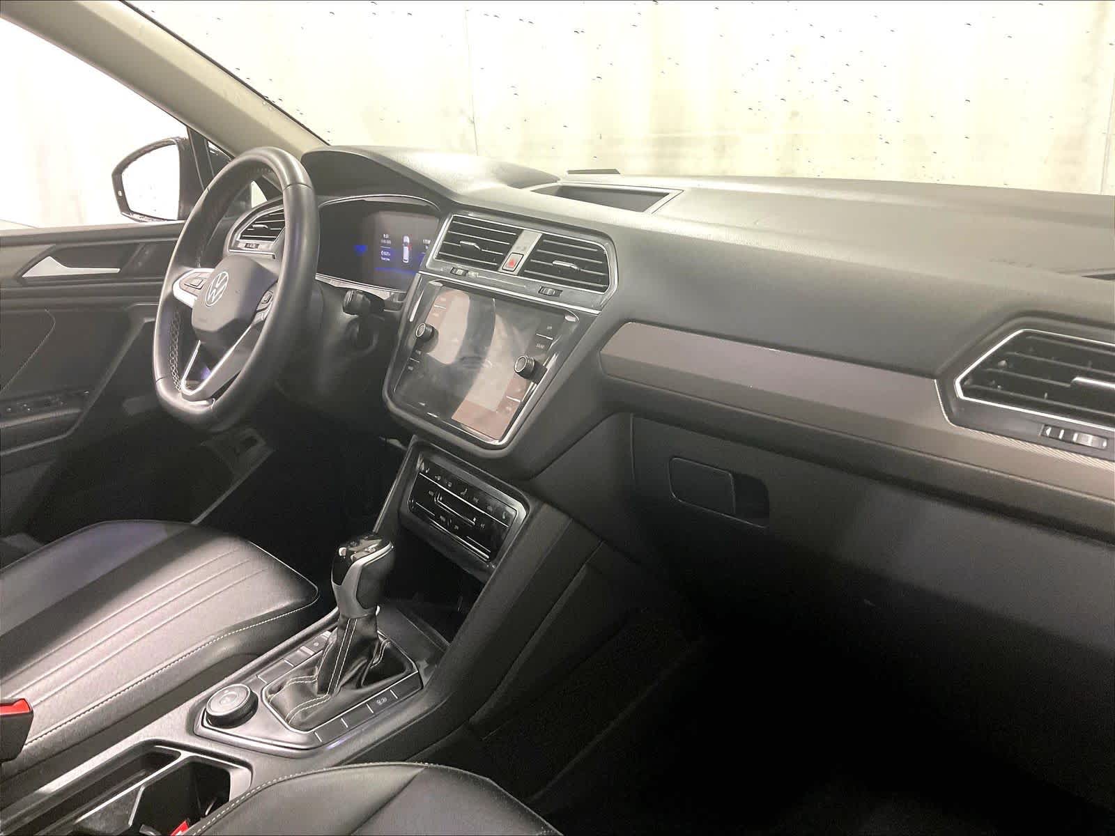 2022 Volkswagen Tiguan SE - Photo 13
