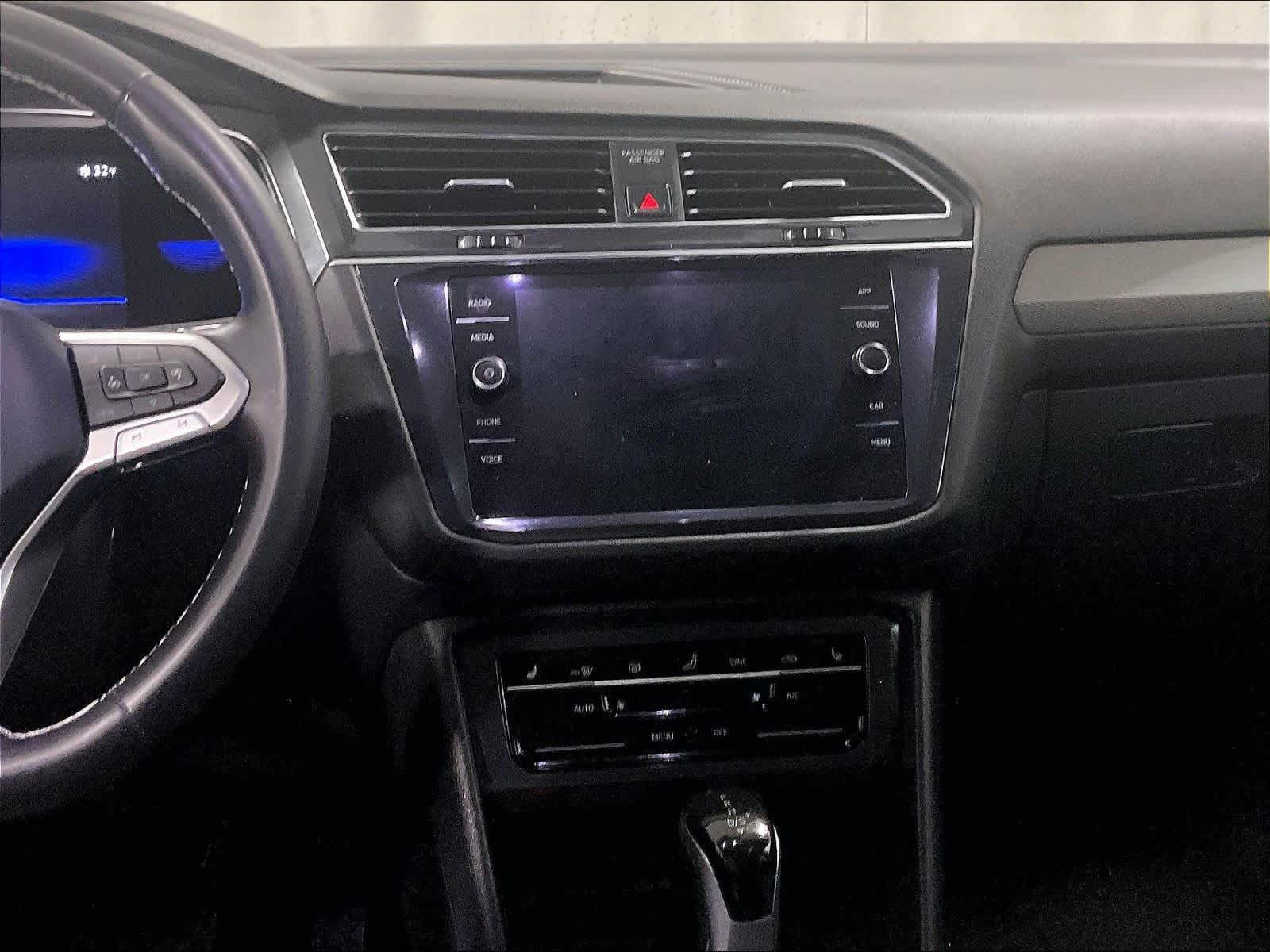 2022 Volkswagen Tiguan SE - Photo 17