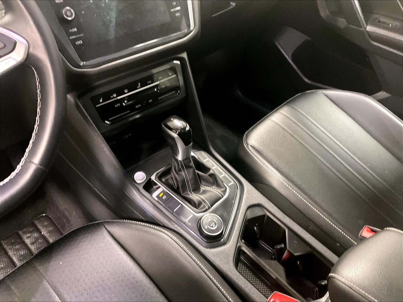 2022 Volkswagen Tiguan SE - Photo 19