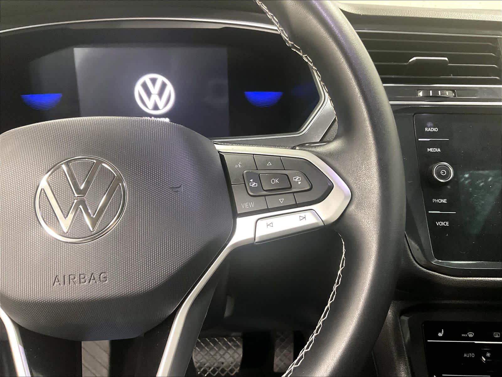 2022 Volkswagen Tiguan SE - Photo 23