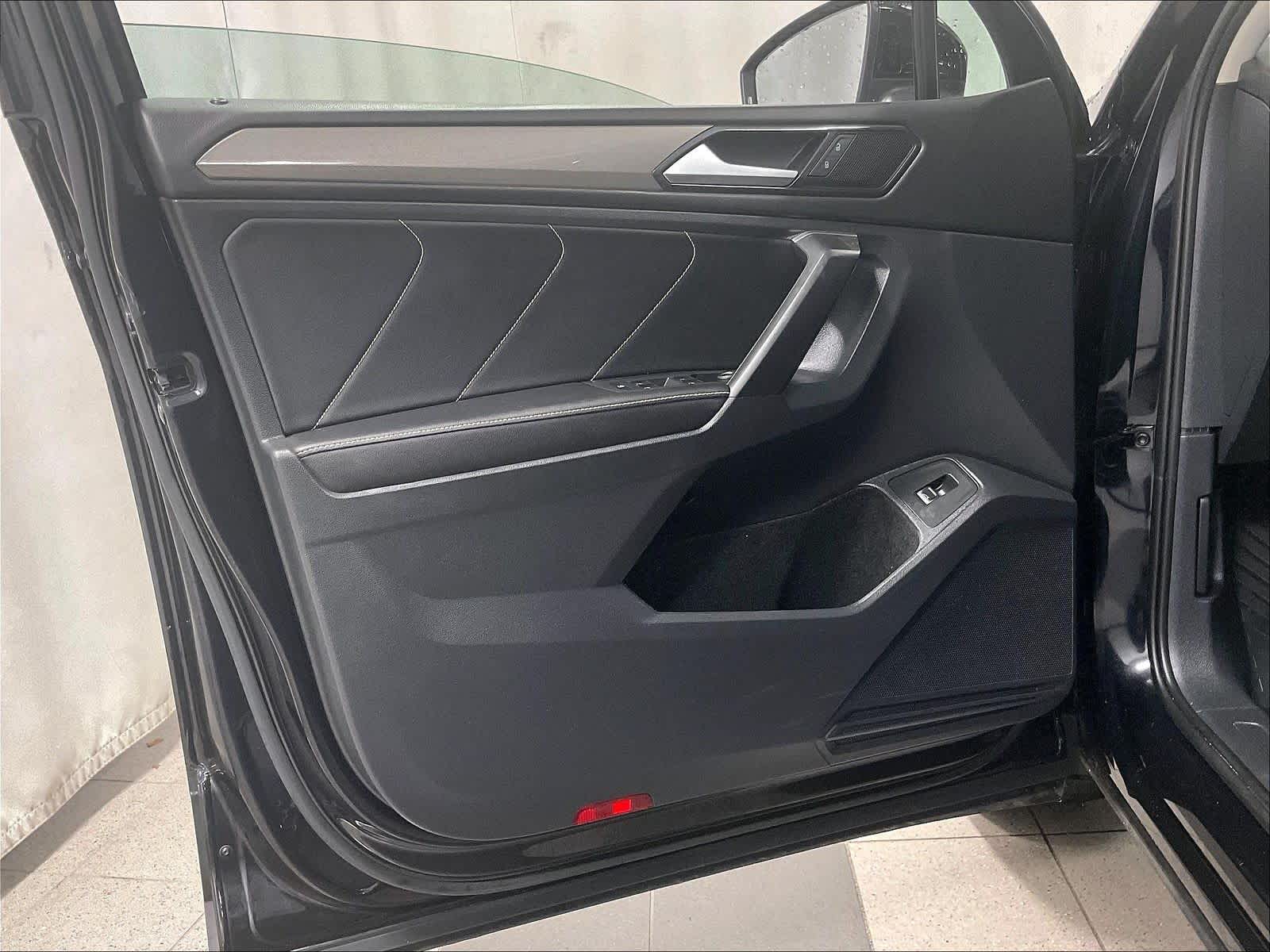 2022 Volkswagen Tiguan SE - Photo 8