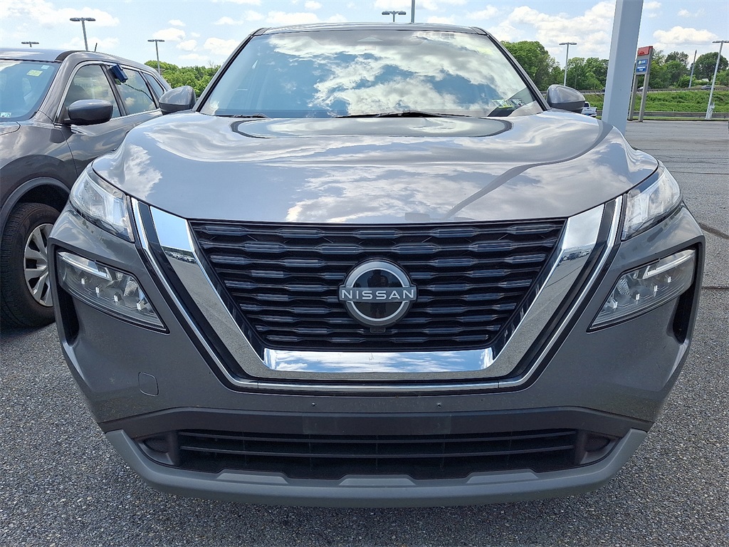 2023 Nissan Rogue SV - Photo 2
