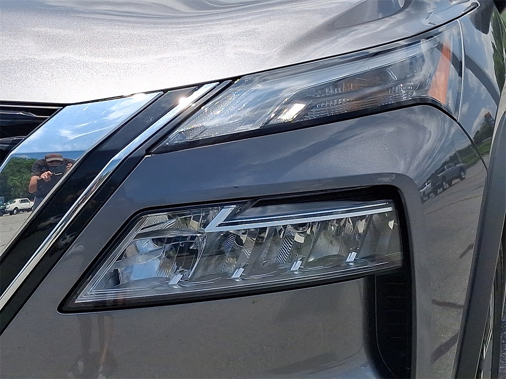 2023 Nissan Rogue SV - Photo 8
