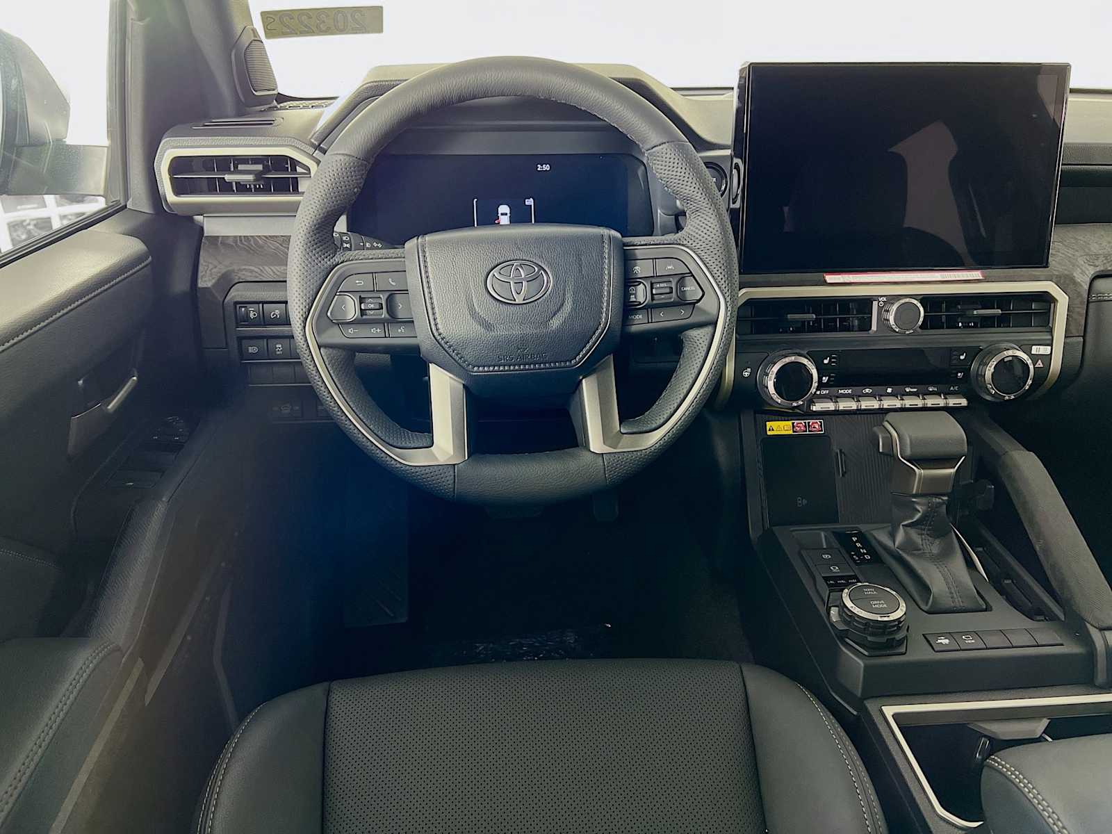 2025 Toyota Tacoma Limited Hybrid - Photo 14