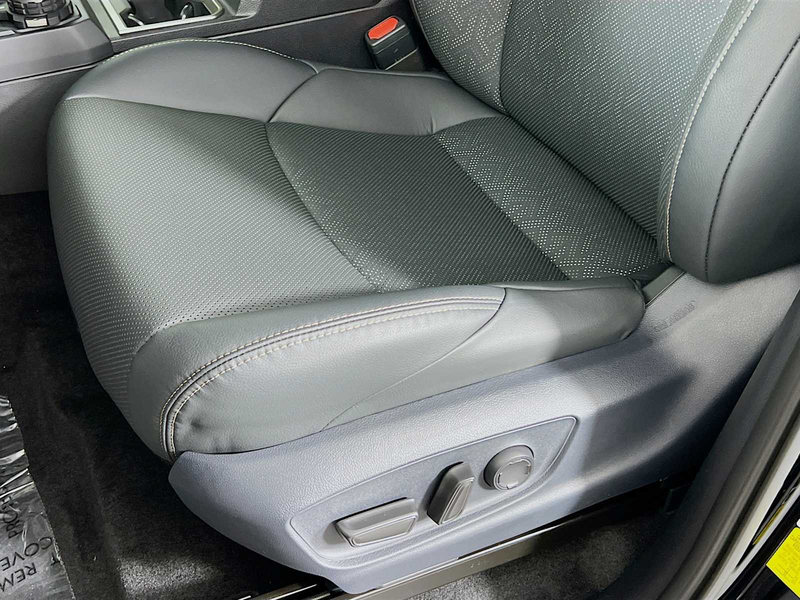 2025 Toyota Tacoma Limited Hybrid - Photo 16