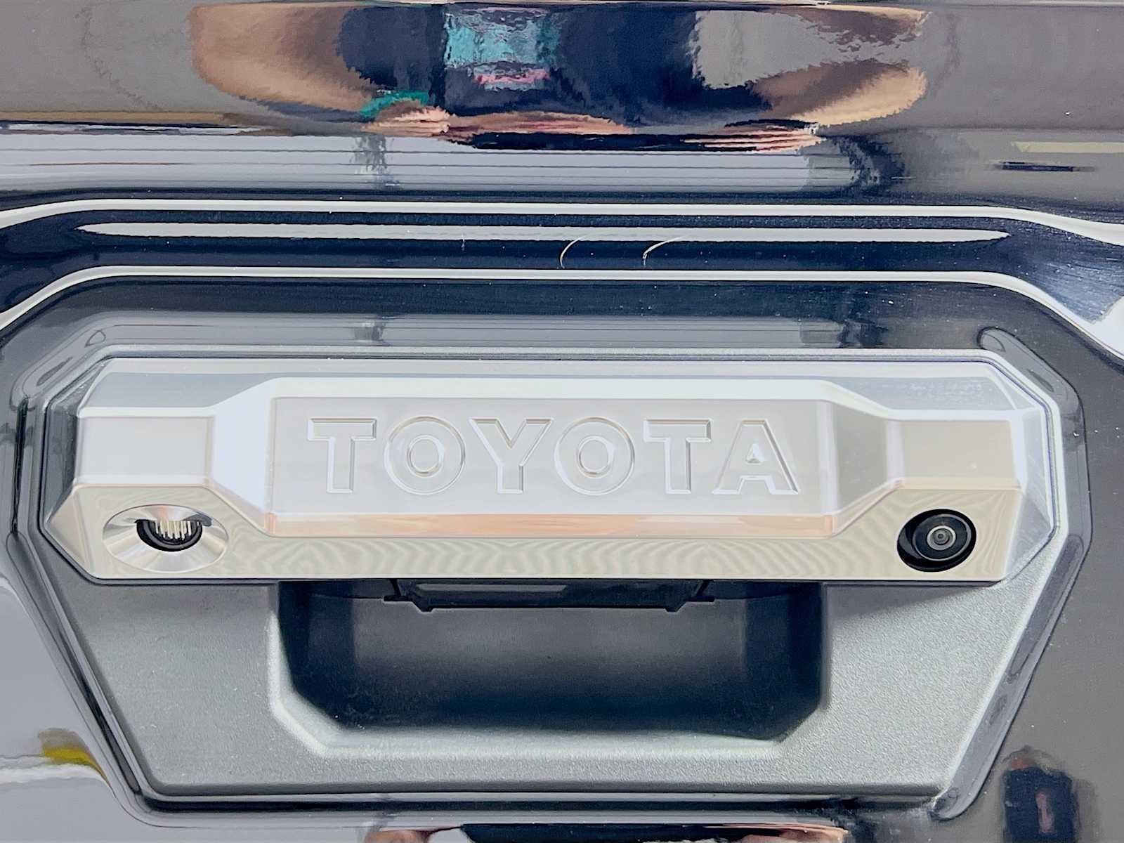 2025 Toyota Tacoma Limited Hybrid - Photo 17