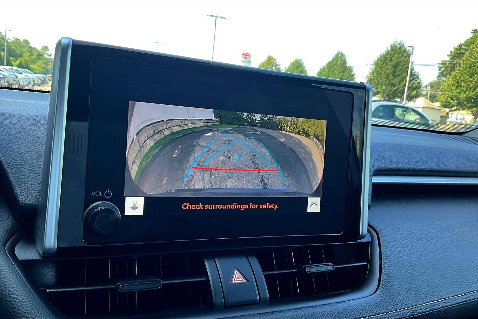 2024 Toyota RAV4 LE - Photo 19