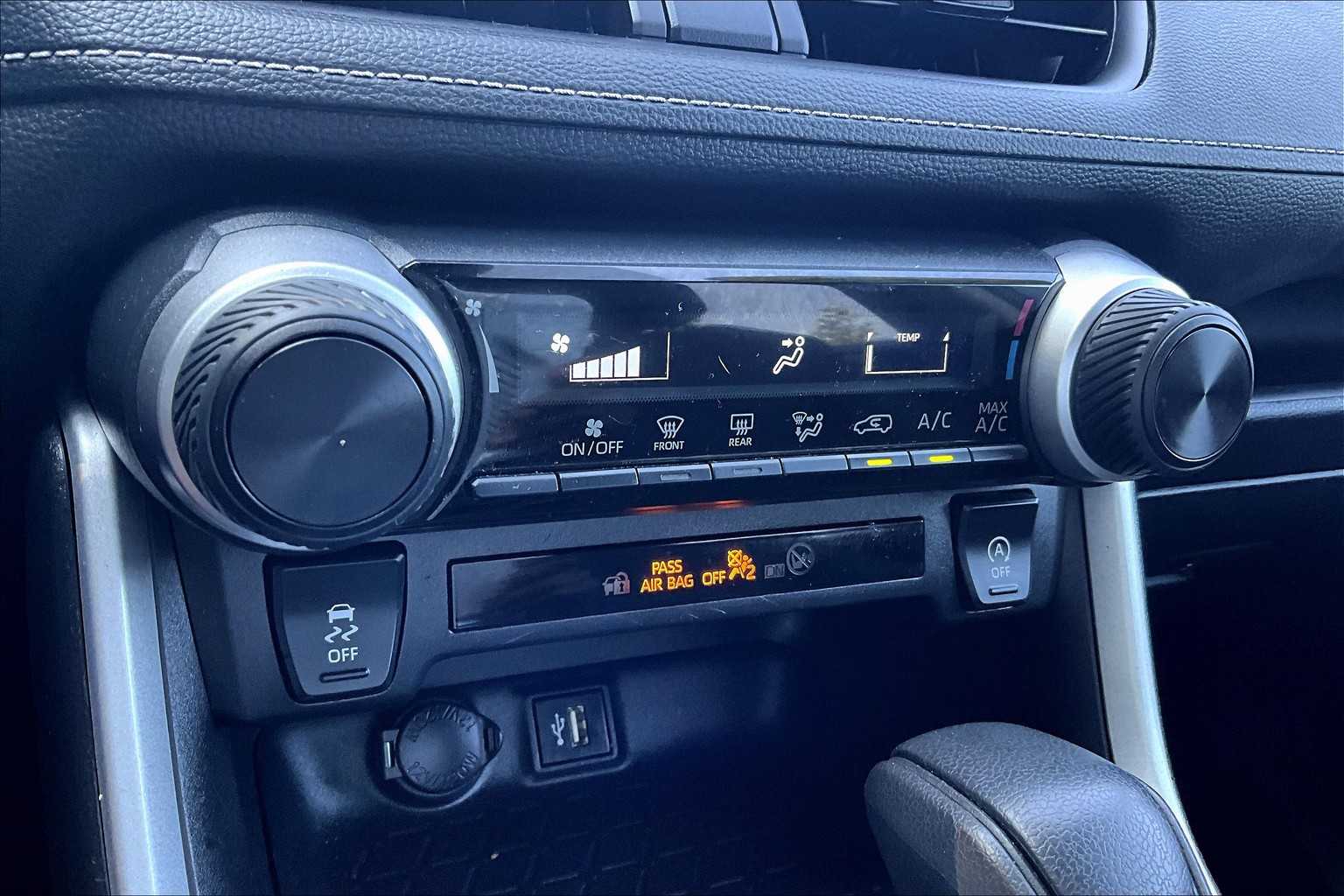 2024 Toyota RAV4 LE - Photo 26