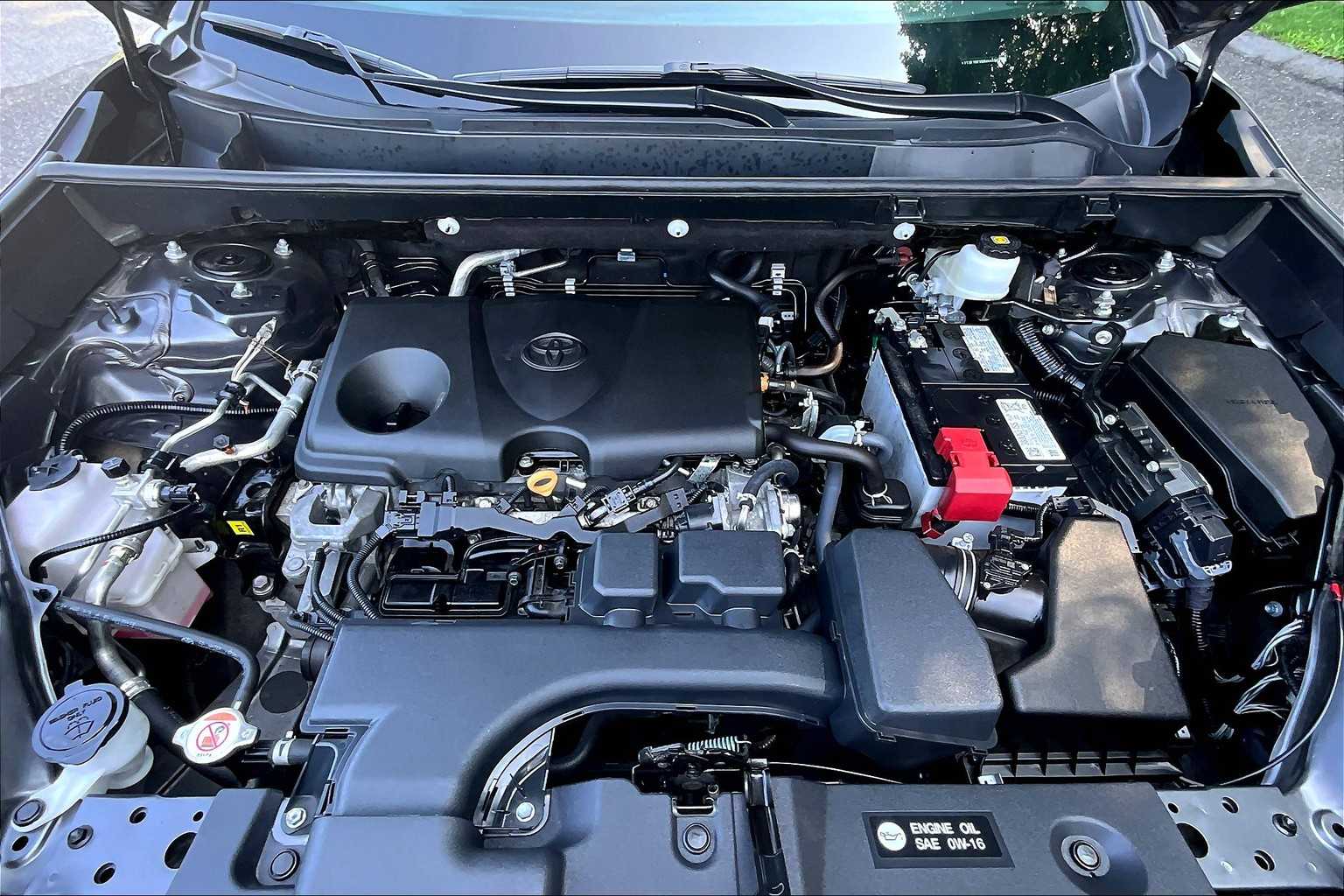 2024 Toyota RAV4 LE - Photo 30