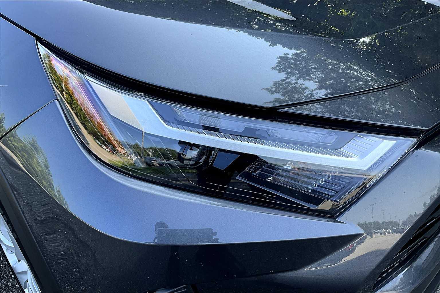 2024 Toyota RAV4 LE - Photo 33