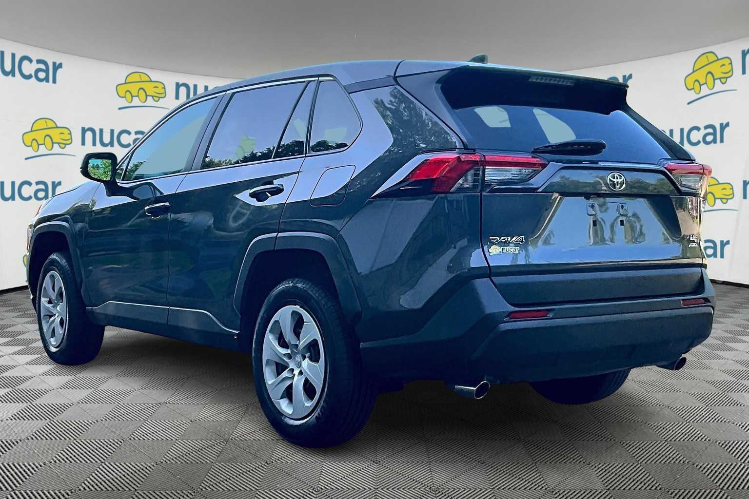 2024 Toyota RAV4 LE - Photo 4