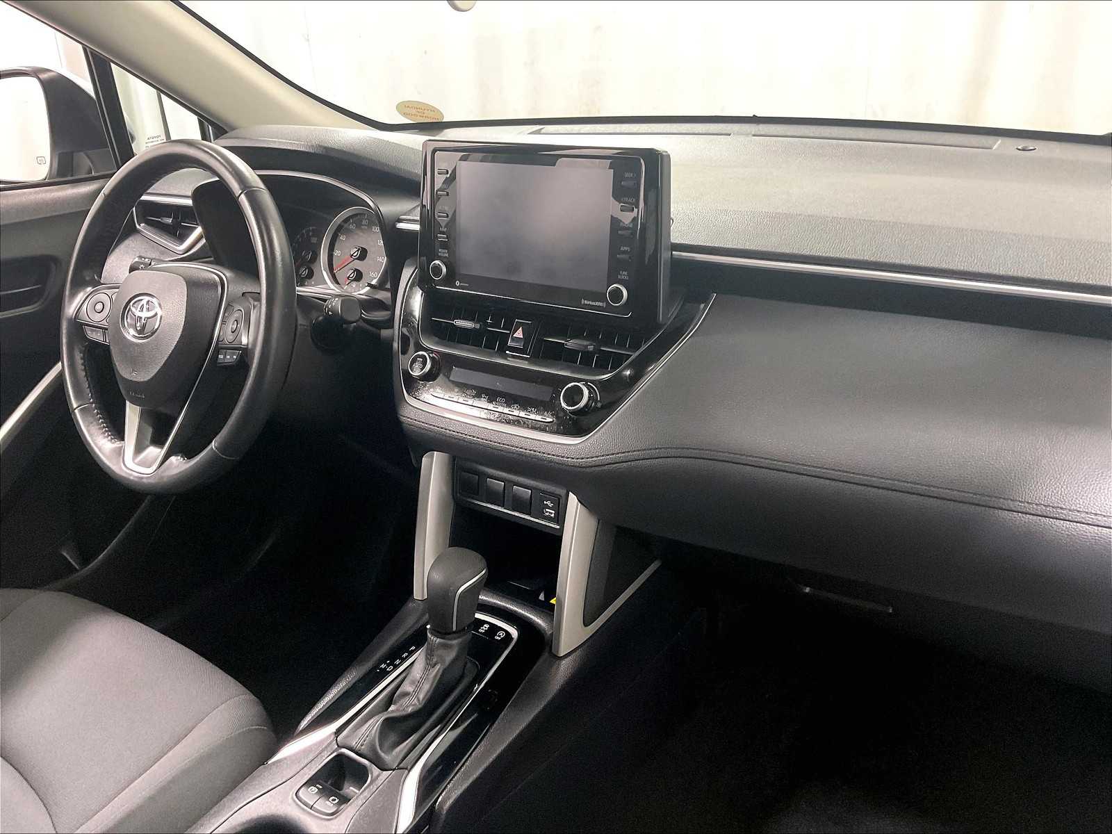 2022 Toyota Corolla Cross LE - Photo 14