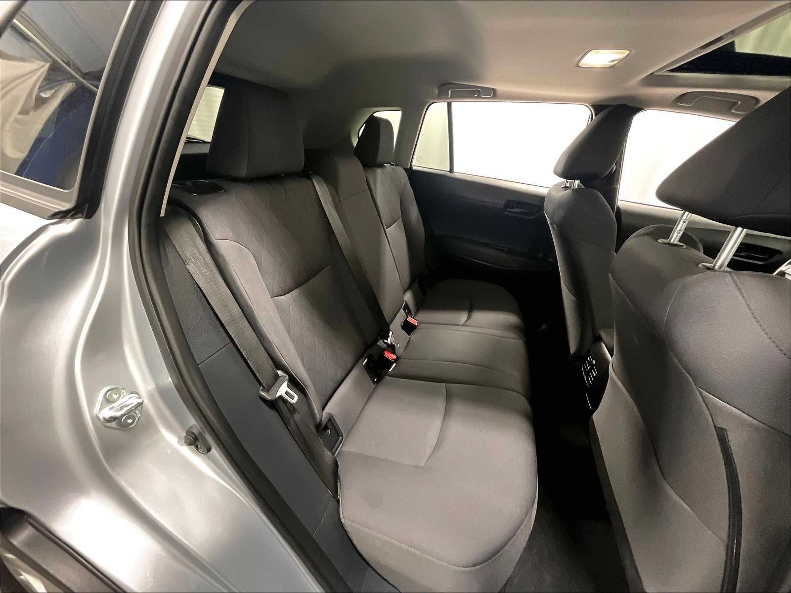 2022 Toyota Corolla Cross LE - Photo 16