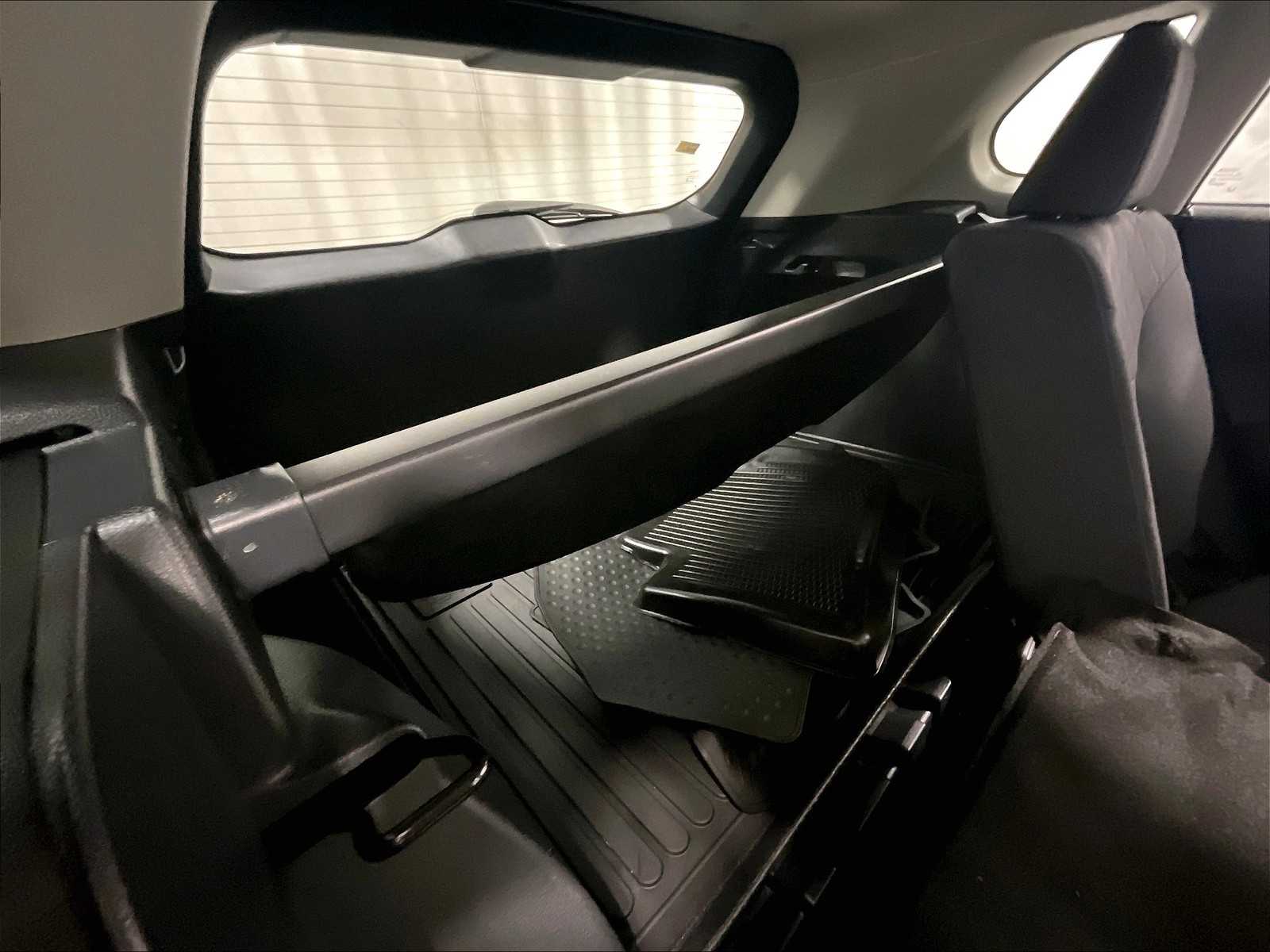 2022 Toyota Corolla Cross LE - Photo 17
