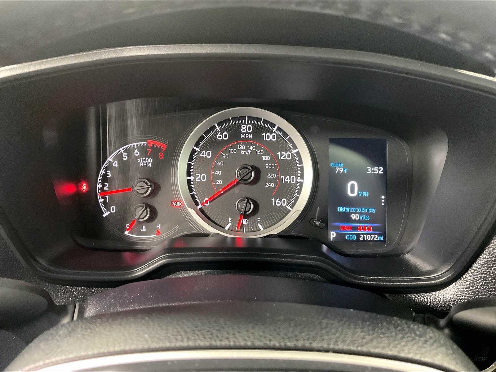 2022 Toyota Corolla Cross LE - Photo 25