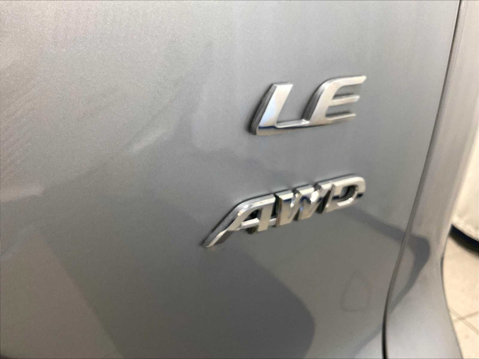2022 Toyota Corolla Cross LE - Photo 29