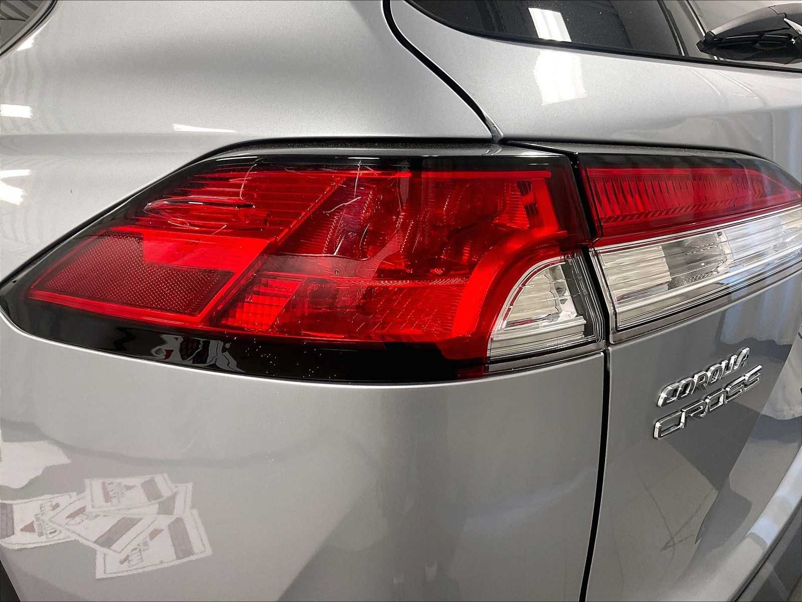 2022 Toyota Corolla Cross LE - Photo 34
