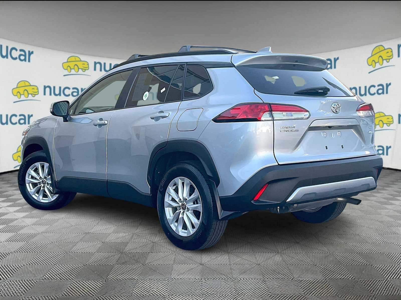 2022 Toyota Corolla Cross LE - Photo 4
