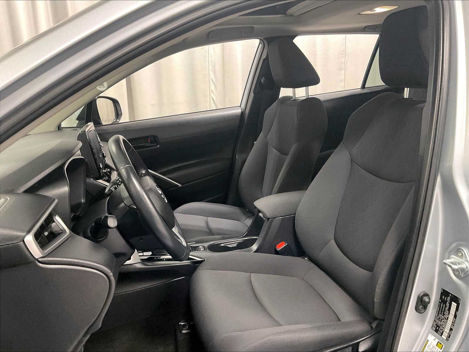 2022 Toyota Corolla Cross LE - Photo 10