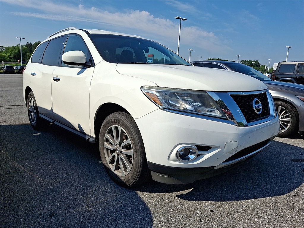 2016 Nissan Pathfinder SV