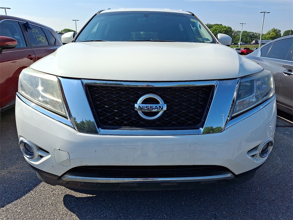 2016 Nissan Pathfinder SV - Photo 2