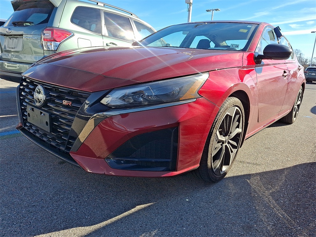 2024 Nissan Altima 2.5 SR - Photo 2