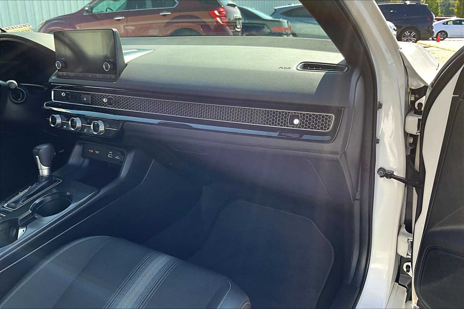 2024 Honda Civic Hatchback Sport - Photo 13