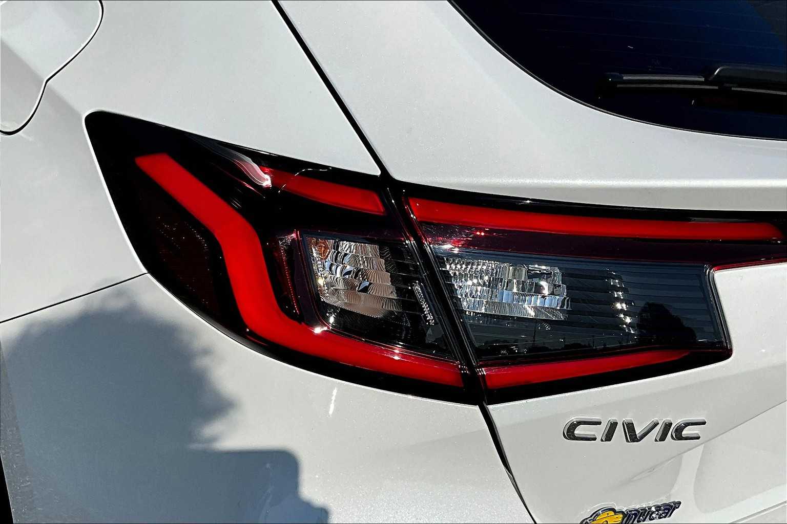 2024 Honda Civic Hatchback Sport - Photo 31