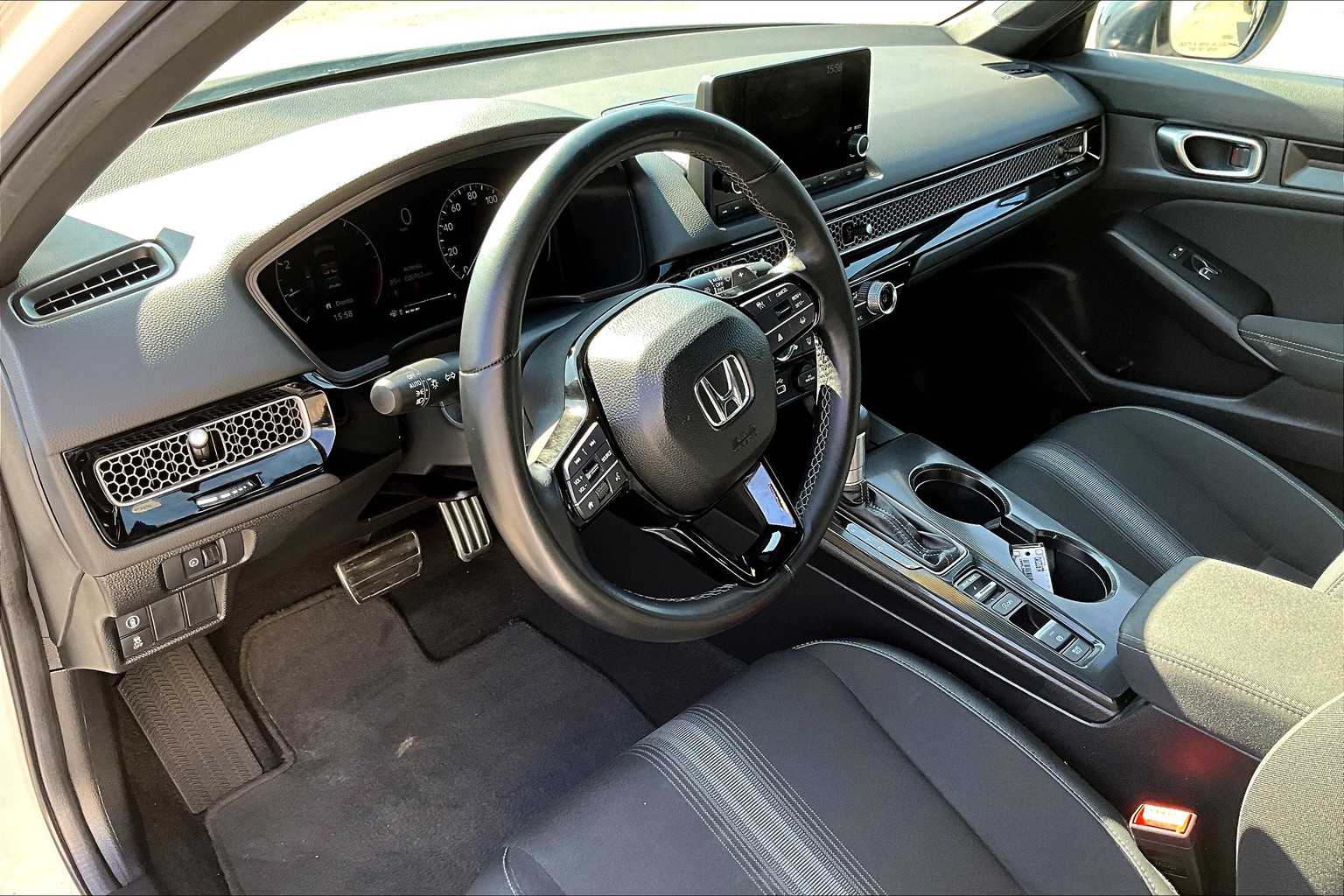 2024 Honda Civic Hatchback Sport - Photo 8