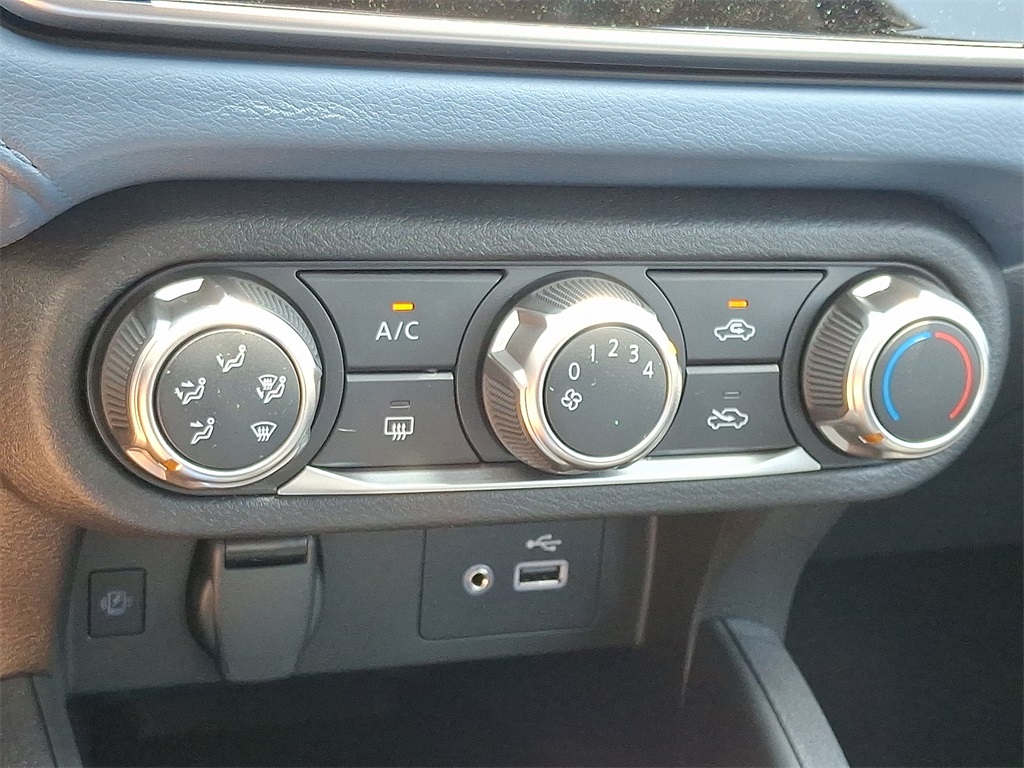 2025 Nissan Versa 1.6 SV - Photo 11