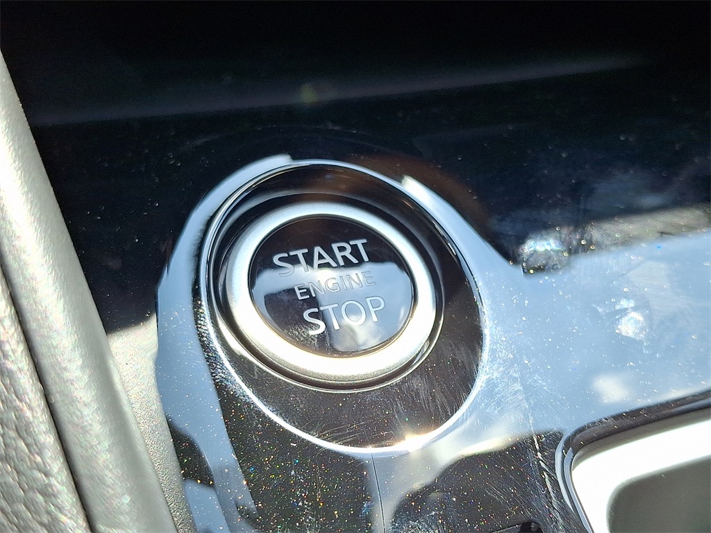 2025 Nissan Versa 1.6 SV - Photo 15